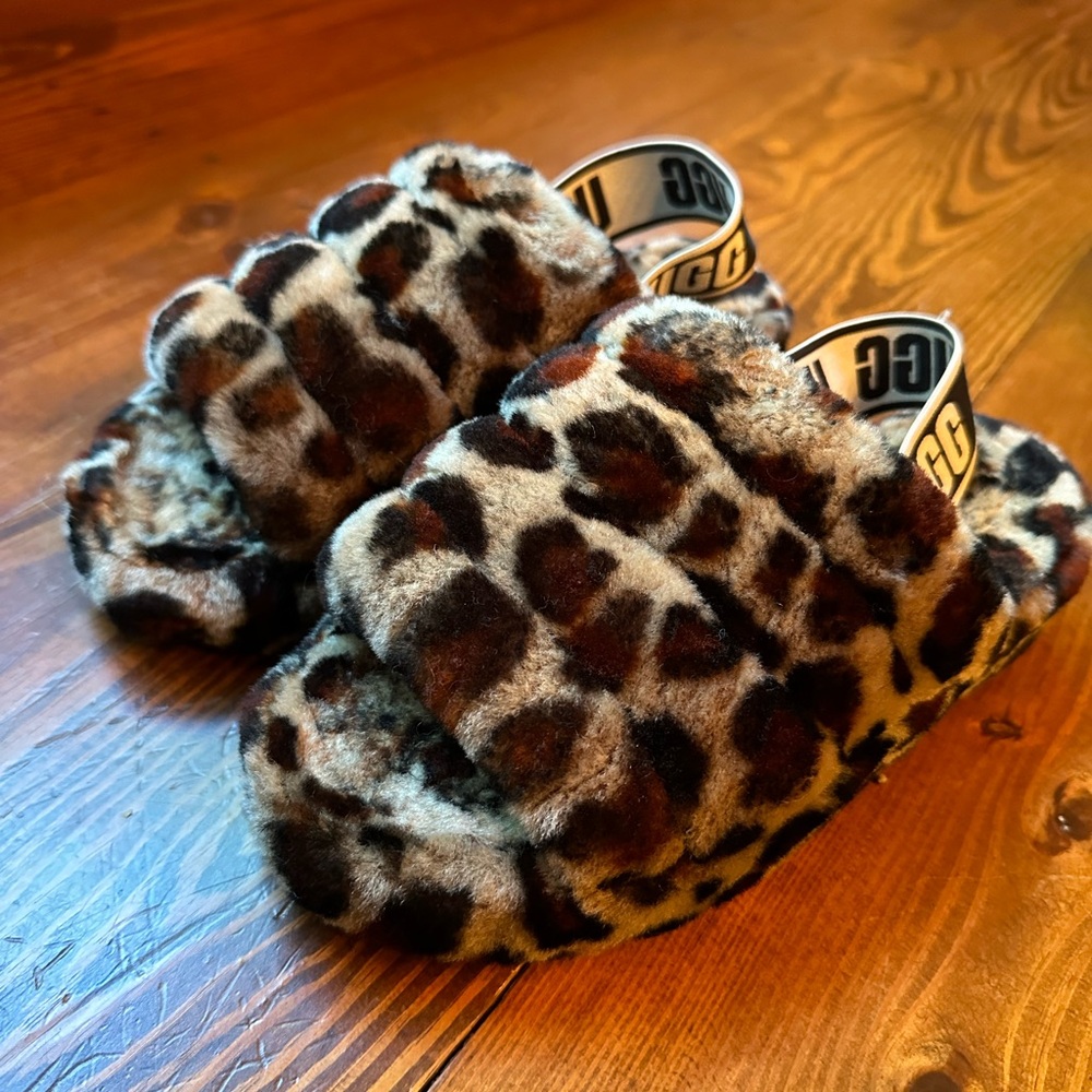Ugg Women’s Fluff Yeah Slides 🐆